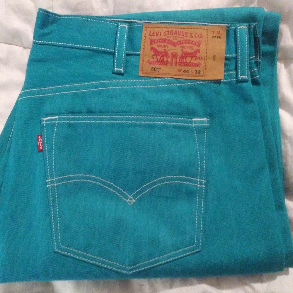 Levi jeans